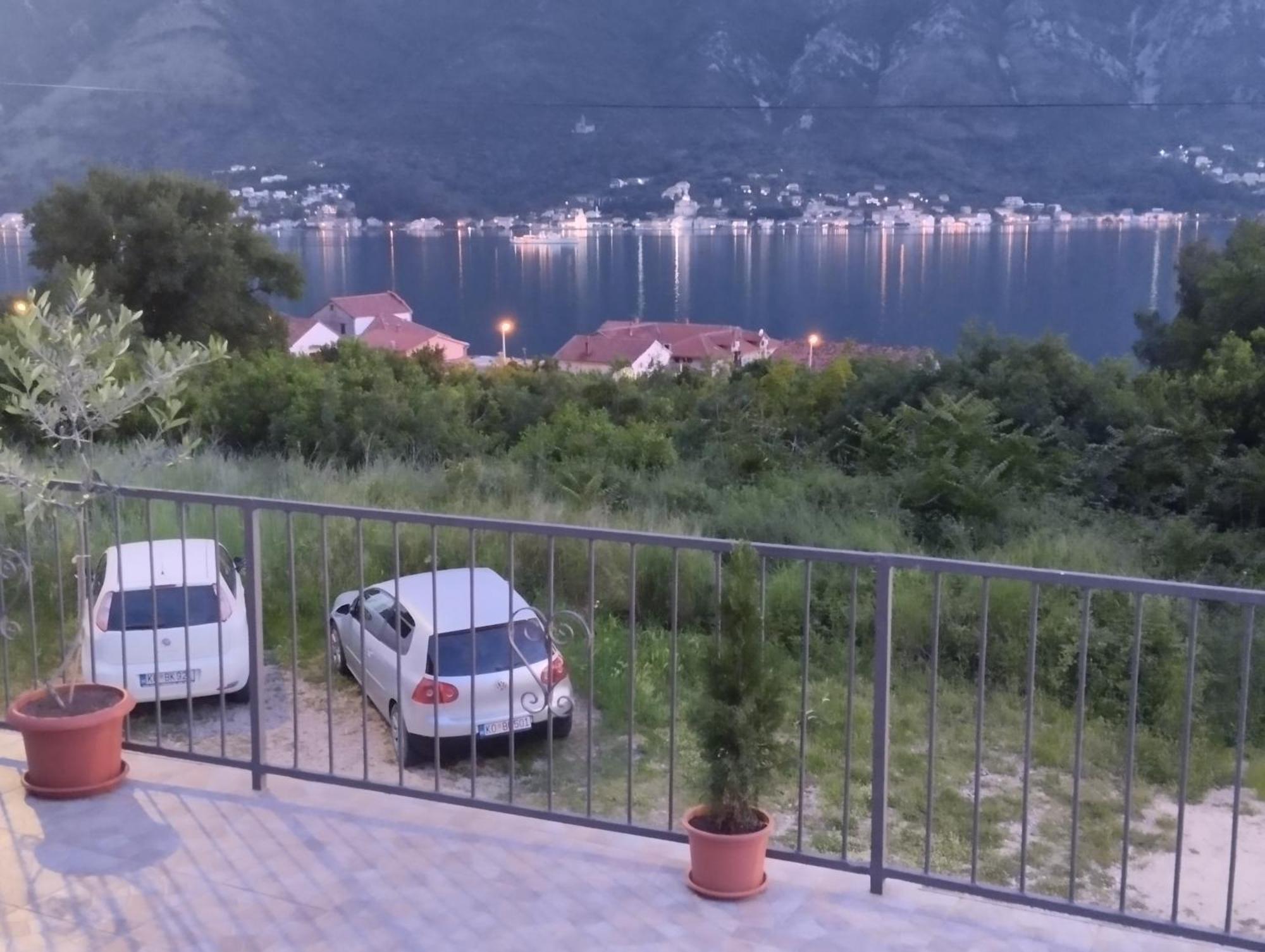 Apartment Deki Studio Kotor Exteriér fotografie